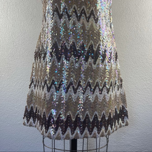 Vintage l 60s S Iridescent Sequin A-Line Twiggy Scooter Vespa MCM Mod Mini Dress - Picture 3 of 15